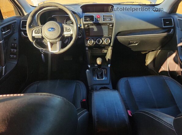 JF2SJGWC2HH447041 2017 SUBARU FORESTER2. Silver Vista del salpicadero