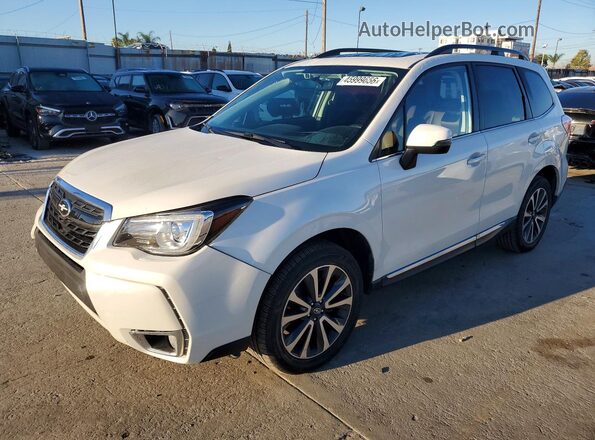 JF2SJGWC4HH457909 2017 SUBARU FORESTER2. White Vista tres cuartos delantera izquierda