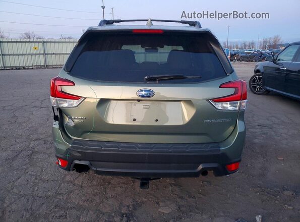 JF2SKAGC2KH565705 2019 SUBARU FORESTER Зеленый Вид сзади