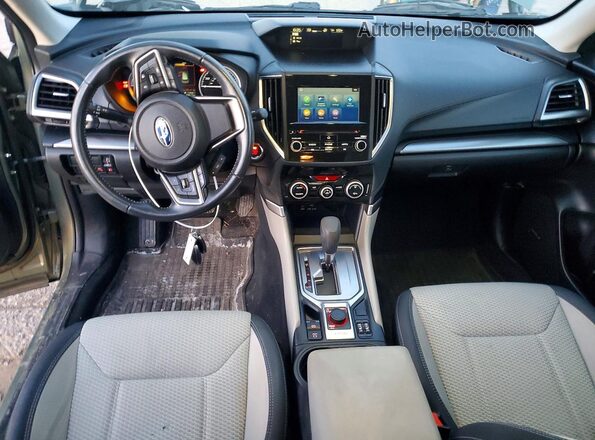 JF2SKAGC2KH565705 2019 SUBARU FORESTER Зеленый Вид панели приборов