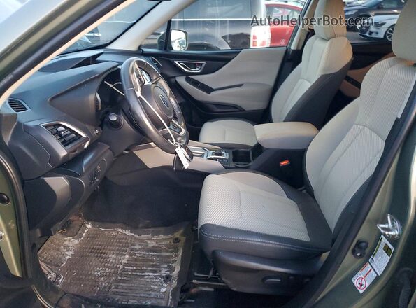 JF2SKAGC2KH565705 2019 SUBARU FORESTER Зеленый Вид салона спереди
