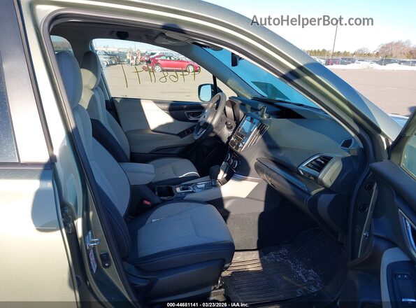 JF2SKAGC8KH508313 2019 SUBARU FORESTER Зеленый Вид салона спереди