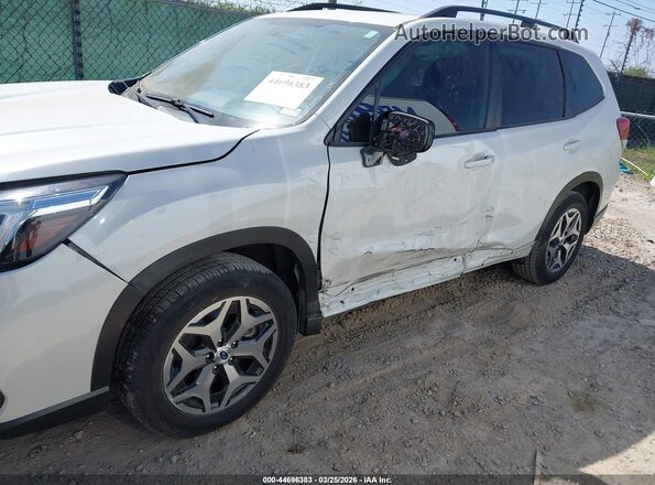 JF2SKAJCXMH581064 2021 SUBARU FORESTER Белый Вид спереди