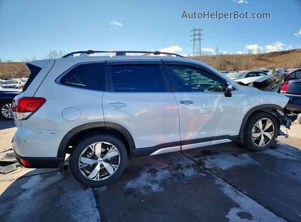 JF2SKAWC2KH502377 2019 SUBARU FORESTER Белый Задняя правая четверть