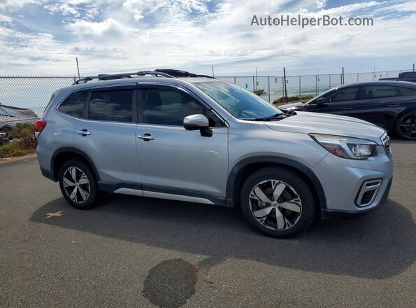 JF2SKAWC8KH400503 2019 SUBARU FORESTER Серебряный Передняя правая четверть