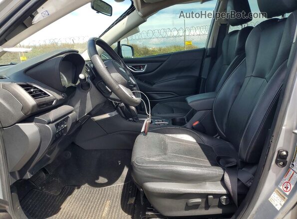 JF2SKAWC8KH400503 2019 SUBARU FORESTER Серебряный Вид салона спереди