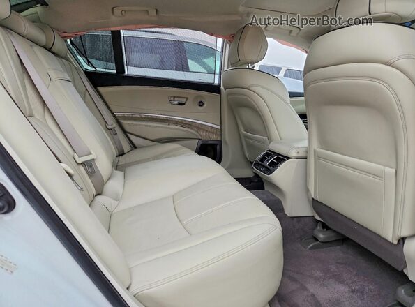 JH4KC2F97JC000383 2018 ACURA RLX White Вид задніх сидінь