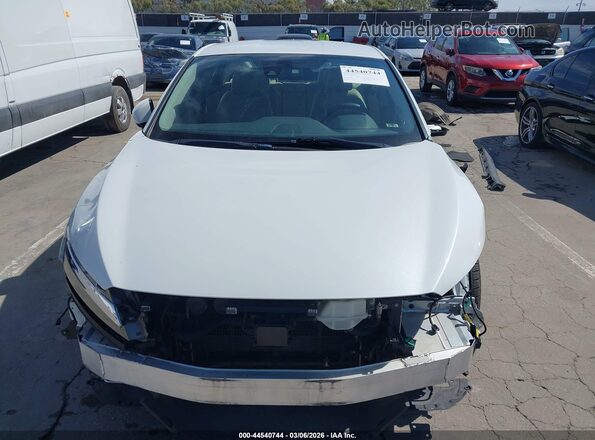 JHMZC5F15KC004329 2019 HONDA CLARITY PLUG-IN HYBRID Белый Вид задней части салона