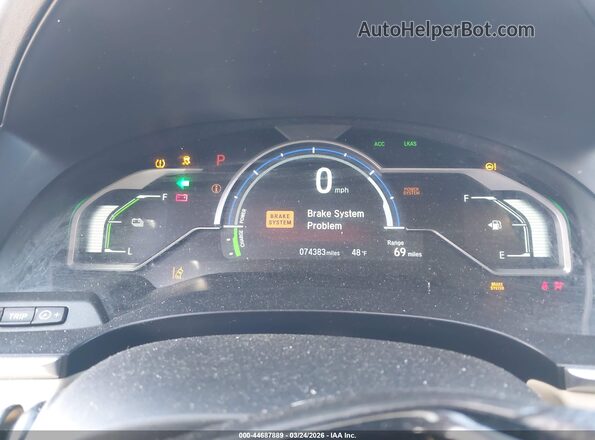 JHMZC5F16JC016049 2018 HONDA CLARITY PLUG-IN HYBRID Burgundy Widok tylnych siedzeń