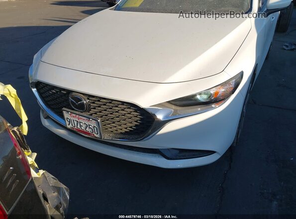 JM1BPACM0S1784833 2025 MAZDA 3 Белый Вид задней части салона