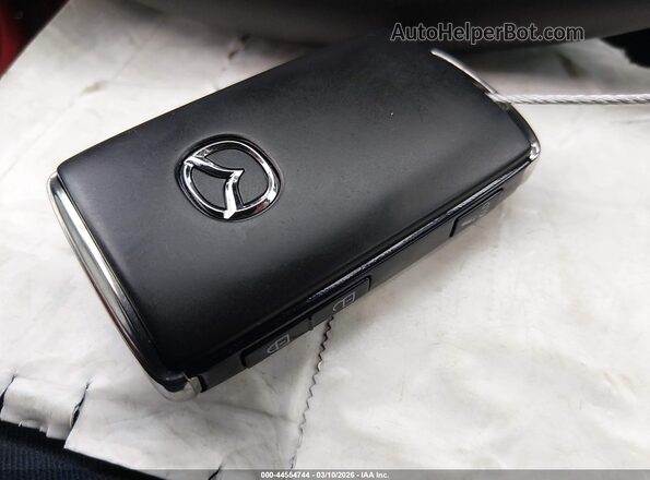 JM1BPAKL3T1850219 2026 MAZDA 3 Красный Вид панели приборов
