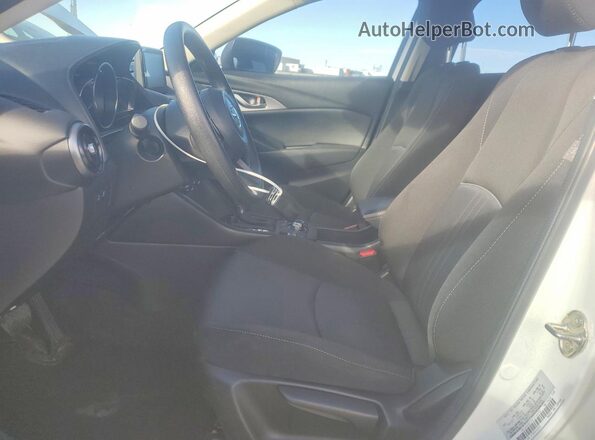 JM1DKDB71M1516350 2021 MAZDA CX-3 White Vista interior delantera