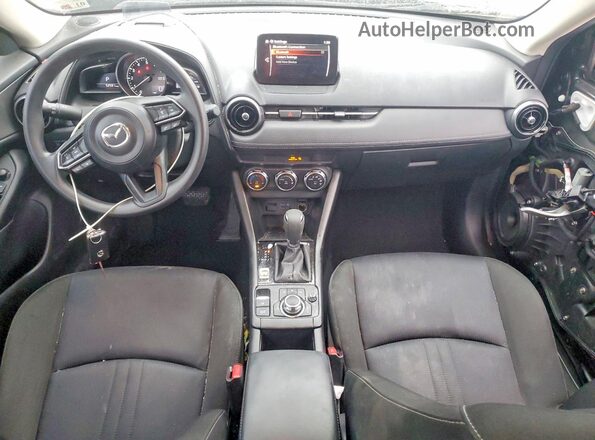 JM1DKDB79M1515477 2021 MAZDA CX-3 Gray Dashboard view