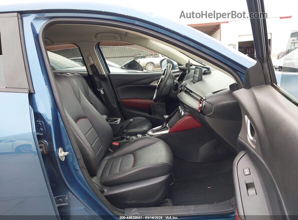 JM1DKDC78J0330384 2018 MAZDA CX-3 Синий Вид салона спереди