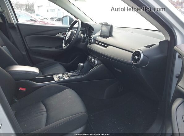JM1DKFB70L1461934 2020 MAZDA CX-3 Белый Вид салона спереди
