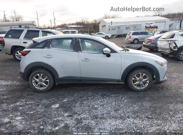 JM1DKFB70L1461934 2020 MAZDA CX-3 Белый Вид задней части салона