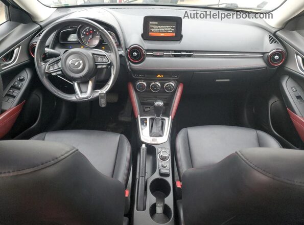 JM1DKFC79J0306333 2018 MAZDA CX-3 Белый Вид панели приборов