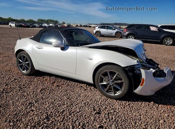 JM1NDAD7XP0558035 2023 MAZDA MX-5 Белый Передняя правая четверть