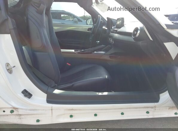 JM1NDAM74M0460145 2021 MAZDA MX-5 MIATA RF White Вид салону спереду