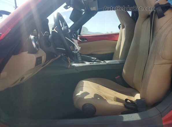 JM1NDAM75H0105653 2017 MAZDA MX-5 Красный Вид салона спереди