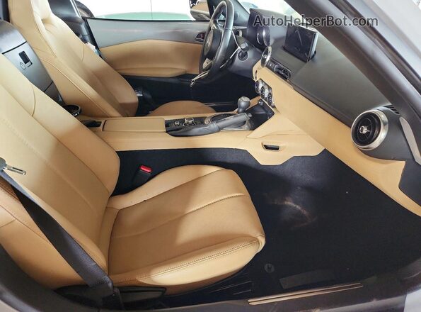JM1NDAM75R0608732 2024 MAZDA MX-5 Серый Вид салона спереди