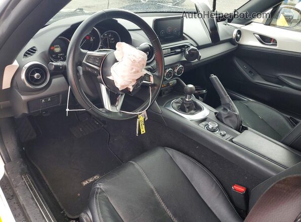 JM1NDAM78M0458950 2021 MAZDA MX-5 White Vista del salpicadero