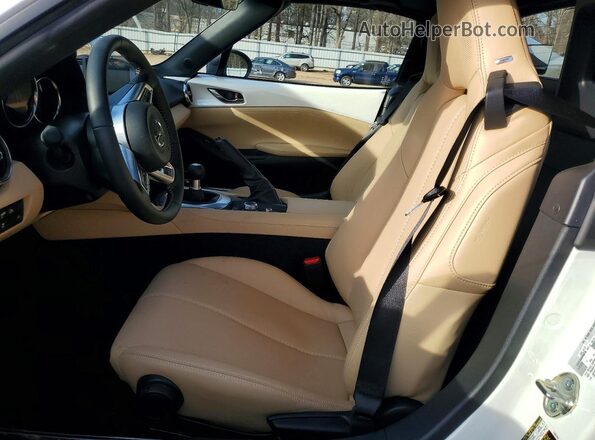 JM1NDAM7XS0653400 2025 MAZDA MX-5 White Vista interior delantera