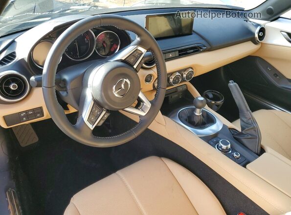 JM1NDAM7XS0653400 2025 MAZDA MX-5 White Vista del salpicadero