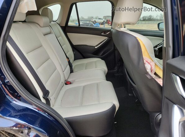 JM3KE2DY4G0809735 2016 MAZDA CX-5 Синий Вид задней части салона