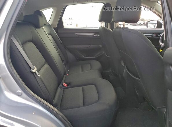 JM3KFABM3K0610482 2019 MAZDA CX-5 Silver Widok wnętrza z tyłu