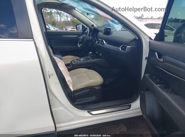 JM3KFACL6H0196855 2017 MAZDA CX-5 White Widok wnętrza z przodu