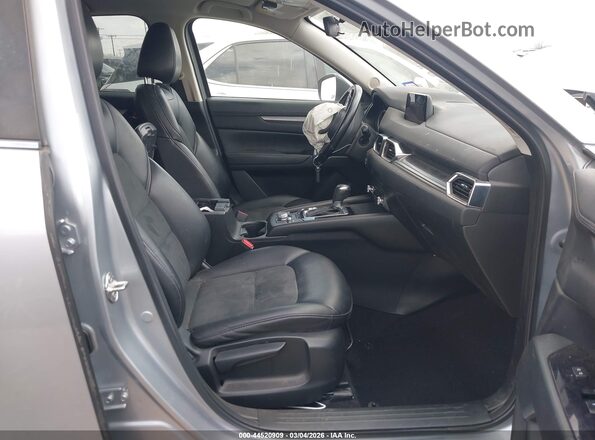 JM3KFACM4K1680663 2019 MAZDA CX-5 Серебряный Вид салона спереди