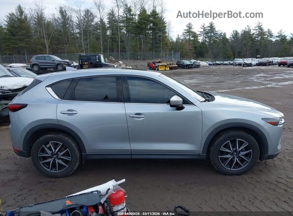JM3KFADM7J0304073 2018 MAZDA CX-5 Light Blue Вид задньої частини салону