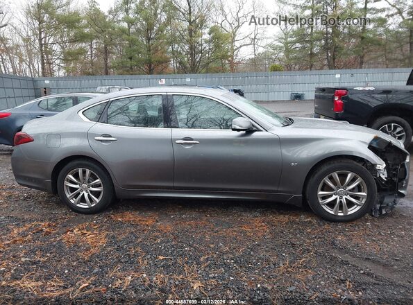 JN1BY1AR7JM220172 2018 INFINITI Q70 Серый Вид задней части салона