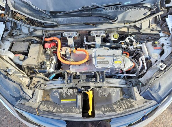 JN1DF0BB7RM731869 2024 NISSAN ARIYA Silver Vista del compartimento del motor