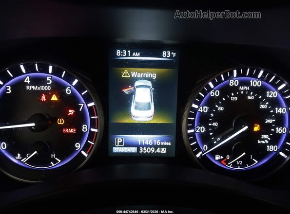 JN1EV7AP0HM731580 2017 INFINITI Q50 White Vista de los asientos traseros
