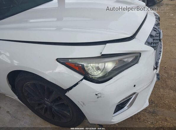 JN1EV7AP8JM358584 2018 INFINITI Q50 Белый 