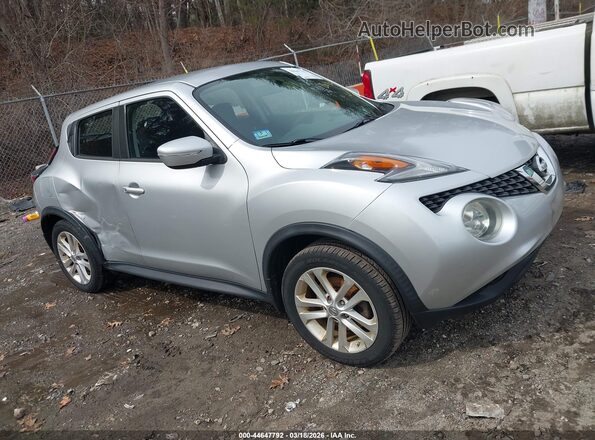 JN8AF5MV7HT753982 2017 NISSAN JUKE Gray Delantero derecho