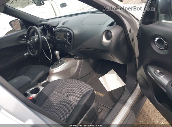 JN8AF5MV7HT753982 2017 NISSAN JUKE Gray Vista interior delantera