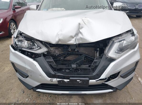 JN8AT2MVXJW313461 2018 NISSAN ROGUE Черный Вид спереди