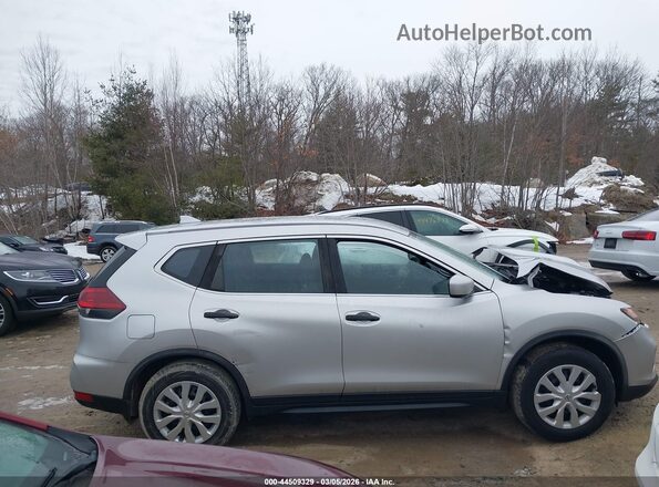 JN8AT2MVXJW313461 2018 NISSAN ROGUE Черный Вид задней части салона