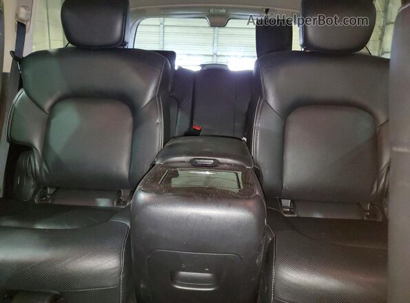JN8AZ2AF2R9765345 2024 INFINITI QX80 White Vista de los asientos traseros