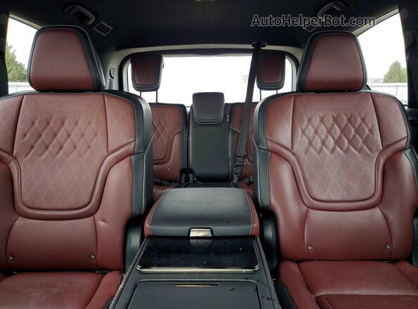 JN8AZ3CC4S9600296 2025 INFINITI QX80 Gray Vista de los asientos traseros
