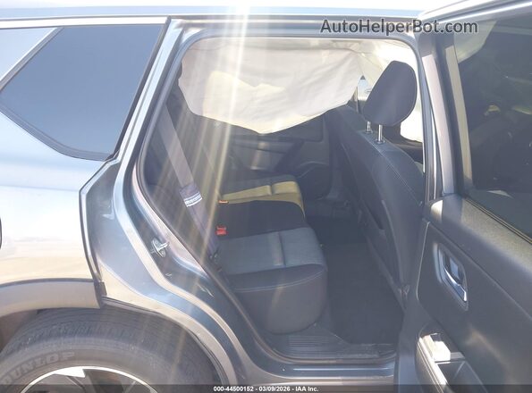 JN8BT3BA5RW352092 2024 NISSAN ROGUE Gray Widok naklejki z numerem VIN