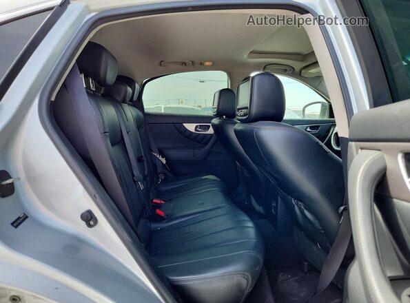 JN8CS1MU3HM140126 2017 INFINITI QX70 Серебряный Вид задней части салона