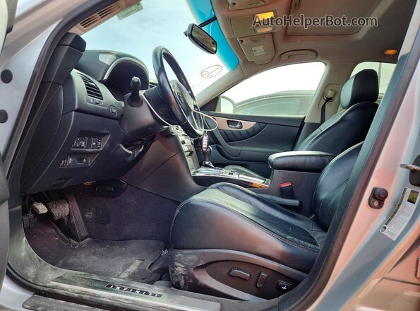 JN8CS1MU3HM140126 2017 INFINITI QX70 Серебряный Вид салона спереди