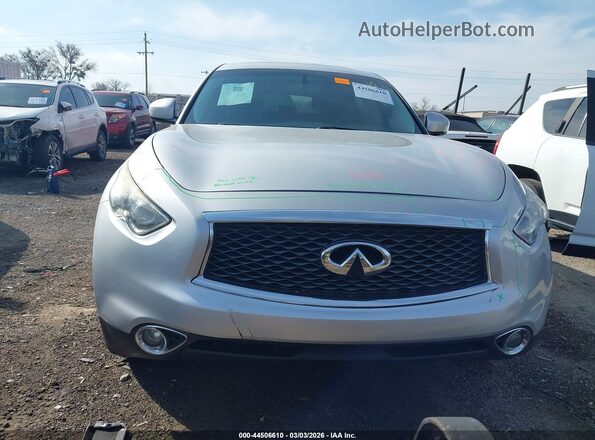 JN8CS1MU4HM143150 2017 INFINITI QX70 Silver Widok wnętrza z tyłu
