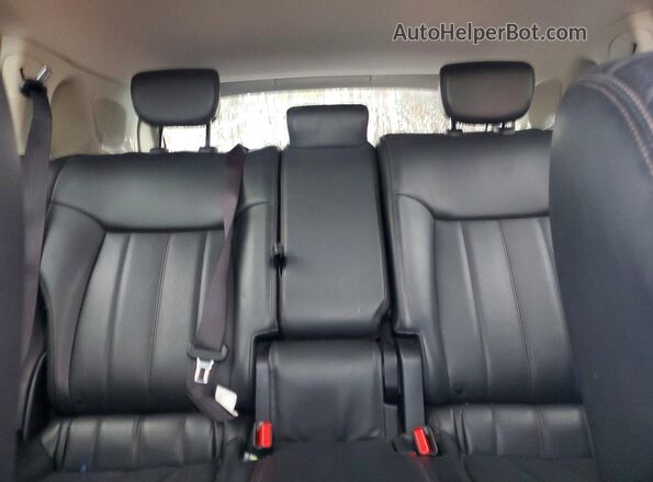 JN8CS1MW8HM414454 2017 INFINITI QX70 Silver Widok tylnych siedzeń