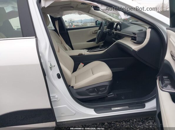 JTDAAAAF2T3044935 2026 TOYOTA LIMITED White წინა სალონის ხედი