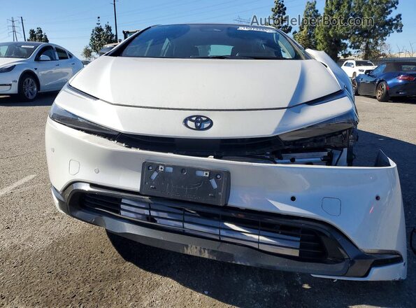 JTDACAAU5S3061428 2025 TOYOTA PRIUS Белый Вид спереди